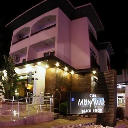 酒店 Club Munamar 4*