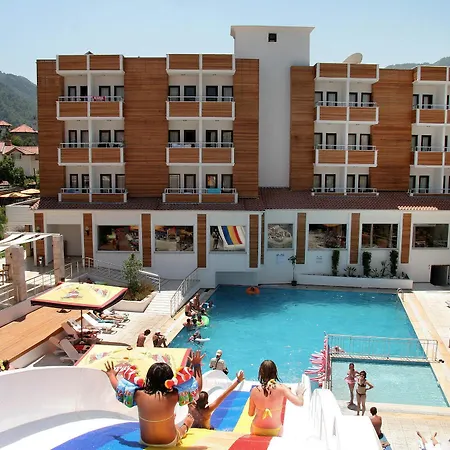 Club Munamar Otel 4*
