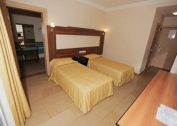 Club Munamar מלון 4*